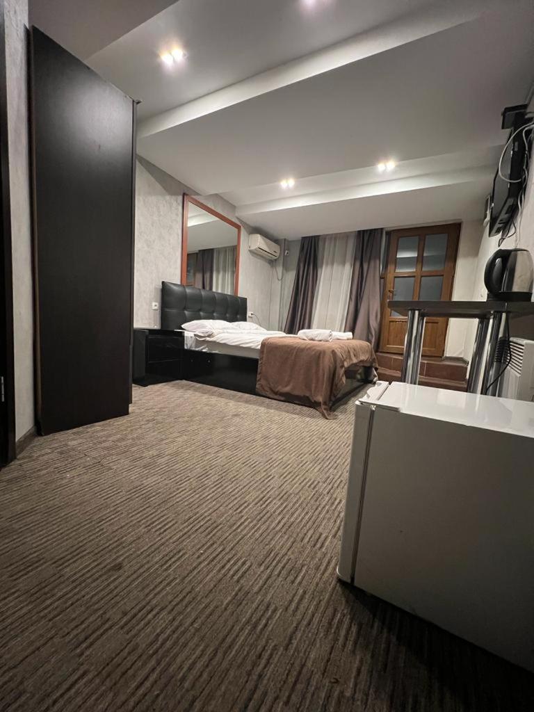 Elno Hotel Tbilisi Exteriör bild