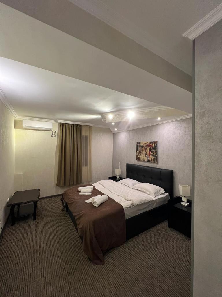 Elno Hotel Tbilisi Exteriör bild