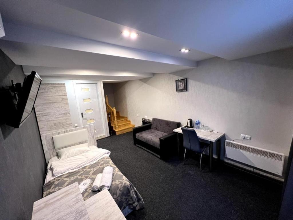 Elno Hotel Tbilisi Exteriör bild