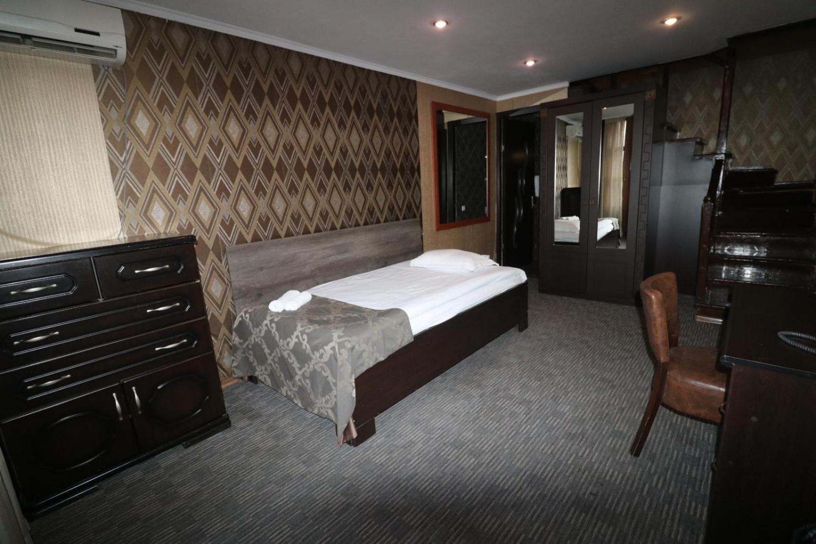 Elno Hotel Tbilisi Exteriör bild