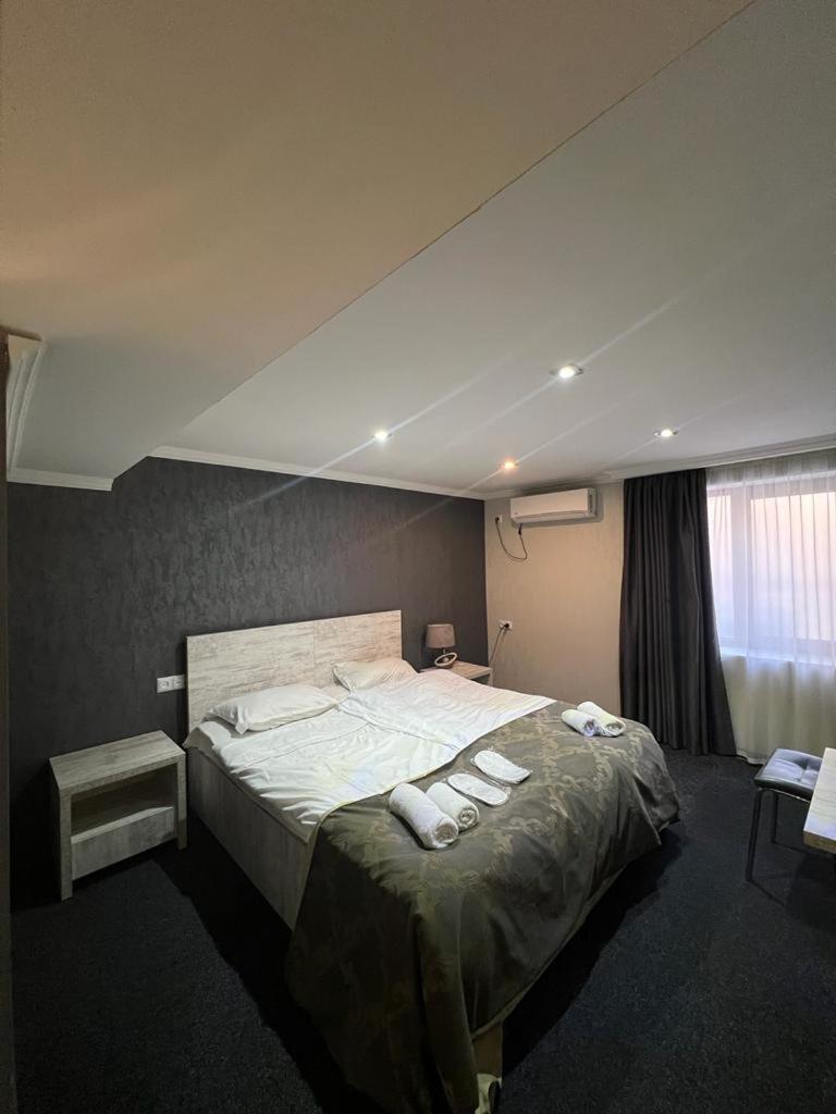 Elno Hotel Tbilisi Rum bild